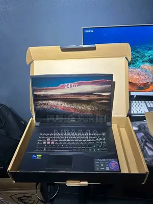 Nouveau Ordinateur portable MSI Pulse GL66 32GB Intel Core i7 SSD 1T
