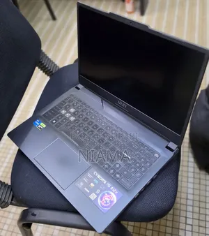 Nouveau Ordinateur portable MSI Cyborg 14 32GB Intel Core i5 SSD 1T