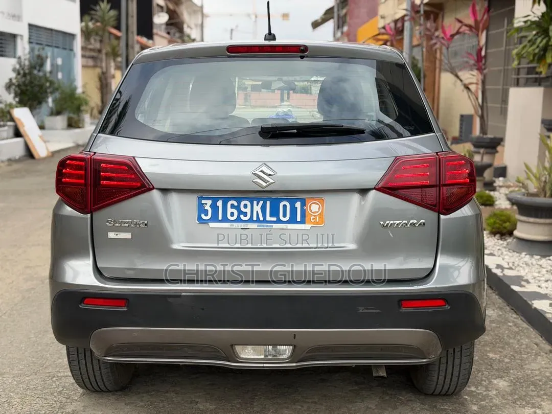 Suzuki Vitara 2021 Gris