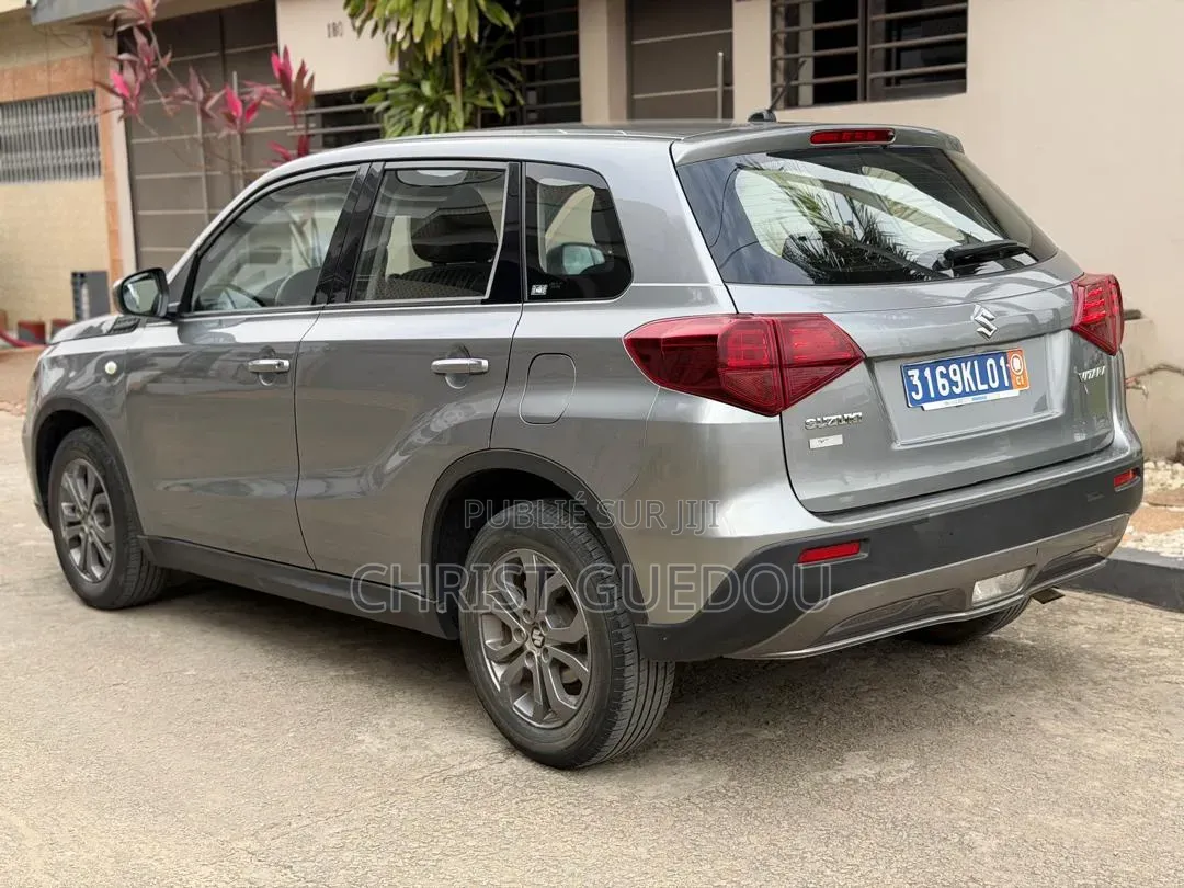 Suzuki Vitara 2021 Gris