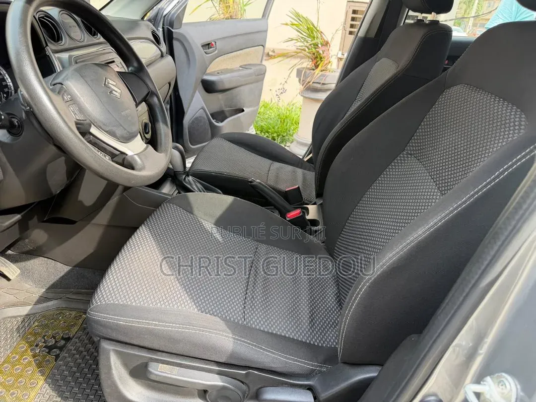 Suzuki Vitara 2021 Gris