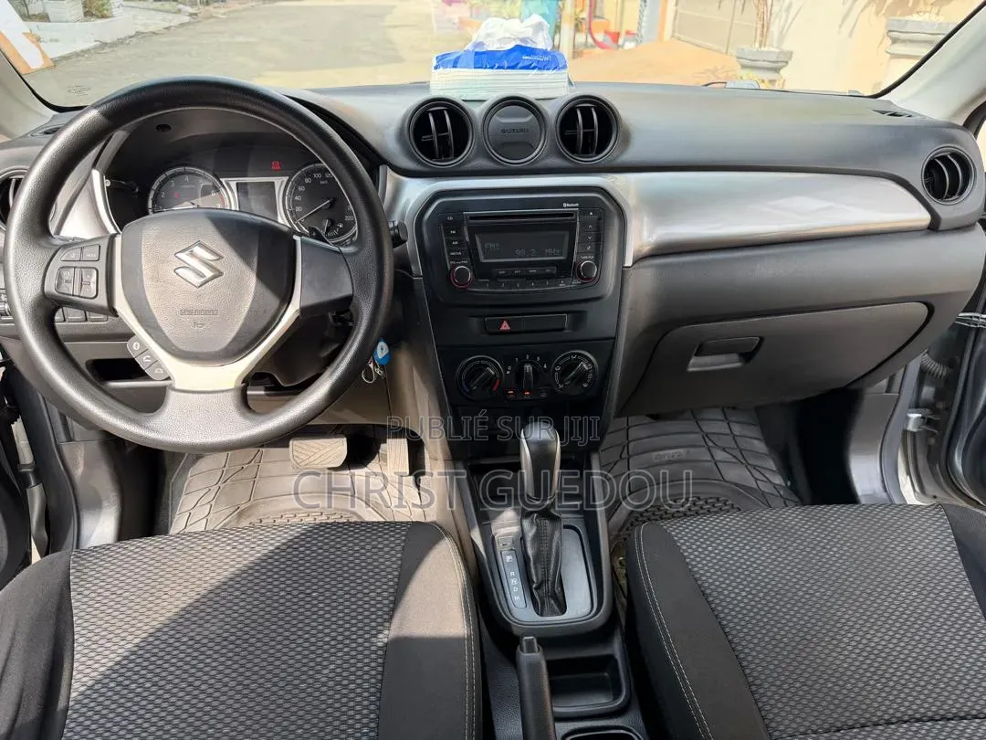 Suzuki Vitara 2021 Gris