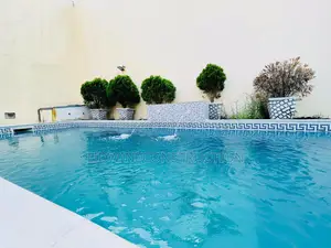 Meublé 5chbre Villa dans Cocody à Vendre