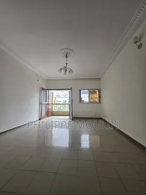 3chbre Appartement dans Cocody 2 Plateaux à Louer