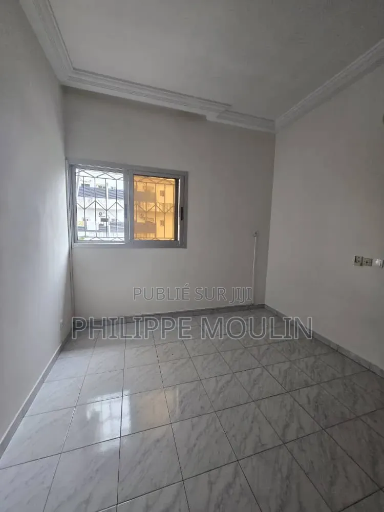 3chbre Appartement dans Cocody 2 Plateaux à Louer