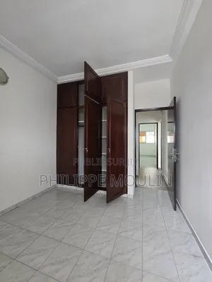 3chbre Appartement dans Cocody 2 Plateaux à Louer