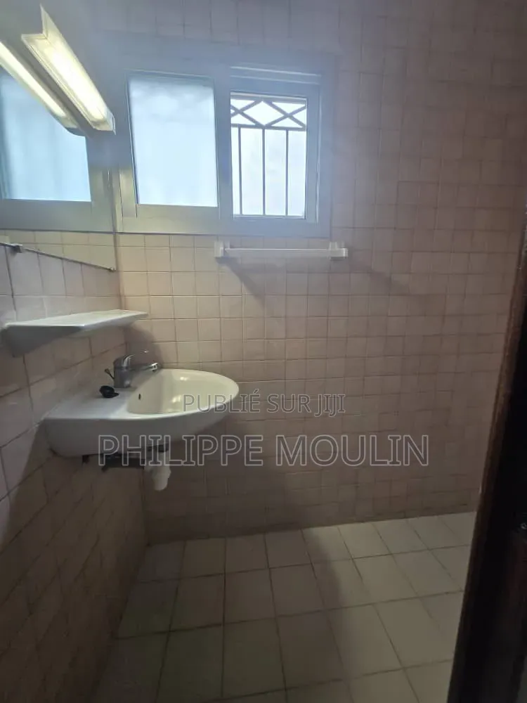 3chbre Appartement dans Cocody 2 Plateaux à Louer