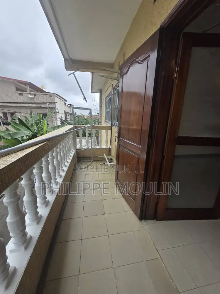 3chbre Appartement dans Cocody 2 Plateaux à Louer