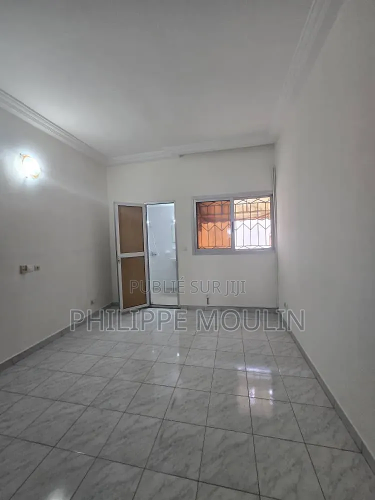 3chbre Appartement dans Cocody 2 Plateaux à Louer