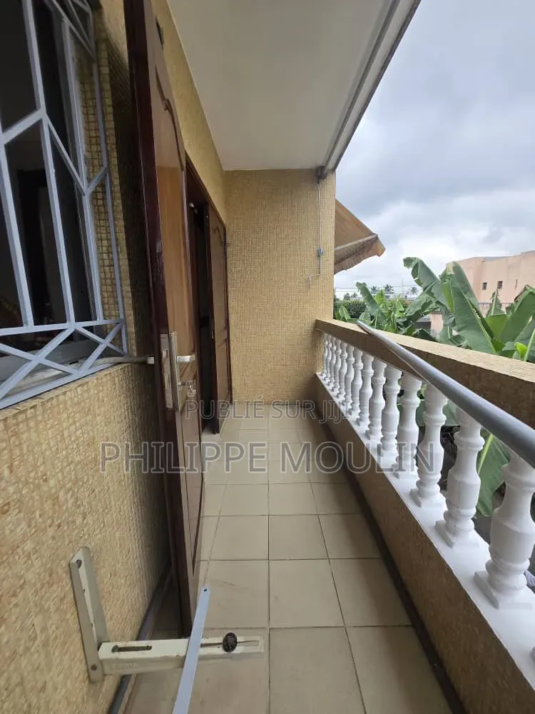 3chbre Appartement dans Cocody 2 Plateaux à Louer