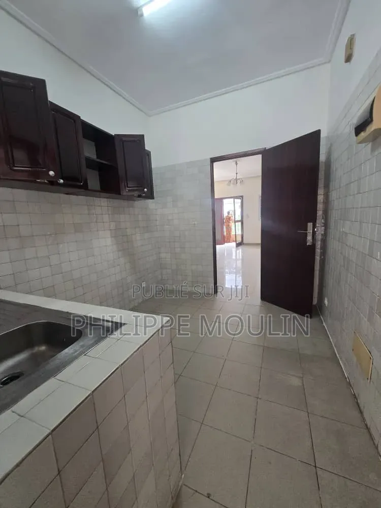 3chbre Appartement dans Cocody 2 Plateaux à Louer