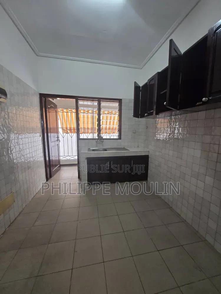 3chbre Appartement dans Cocody 2 Plateaux à Louer