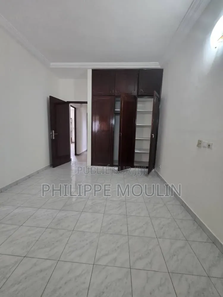 3chbre Appartement dans Cocody 2 Plateaux à Louer