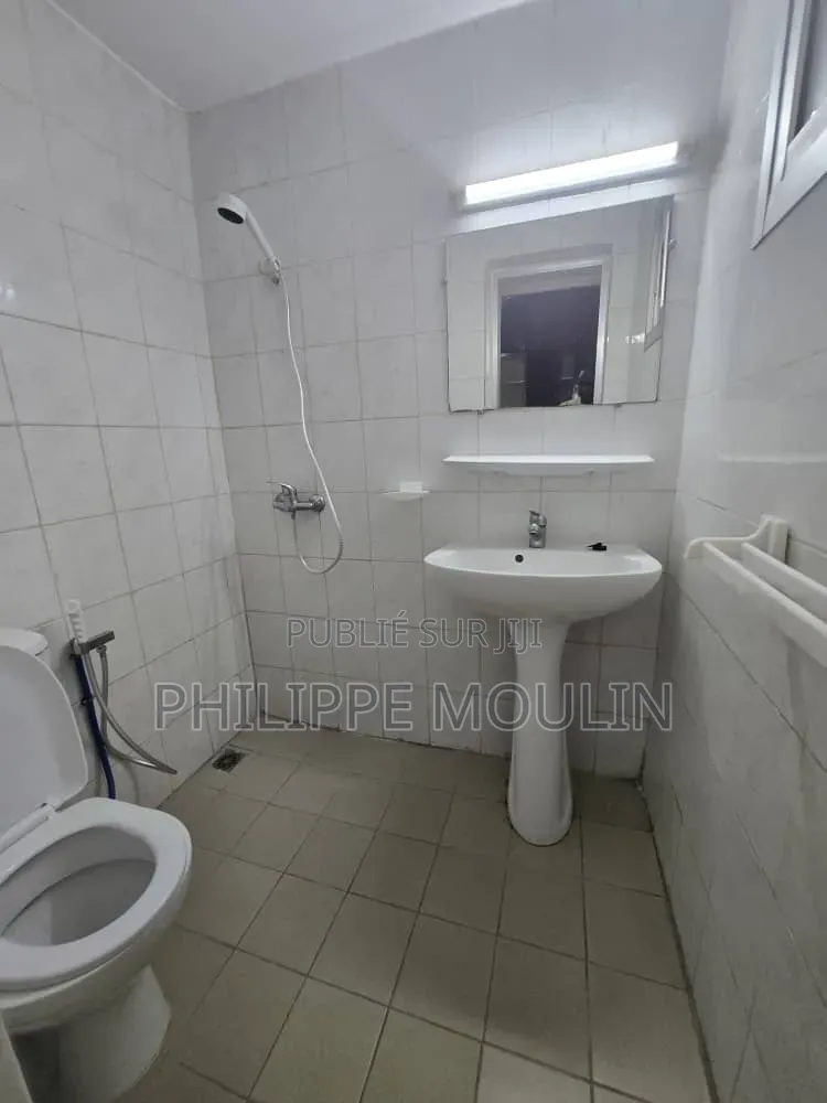 3chbre Appartement dans Cocody 2 Plateaux à Louer