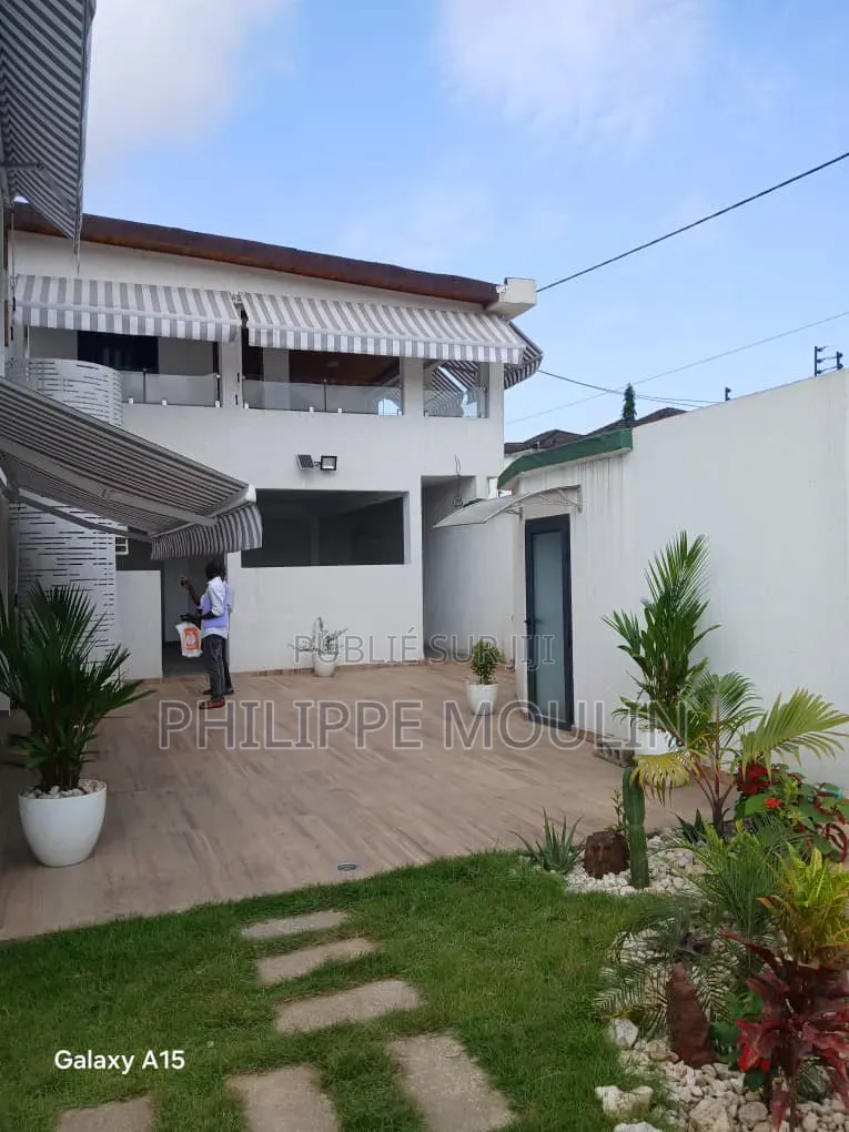 9chbre Villa dans Cocody Faya à Louer