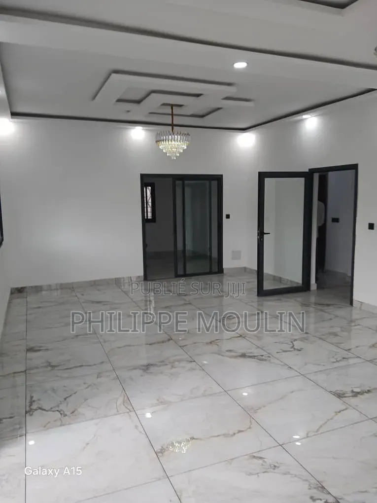 9chbre Villa dans Cocody Faya à Louer
