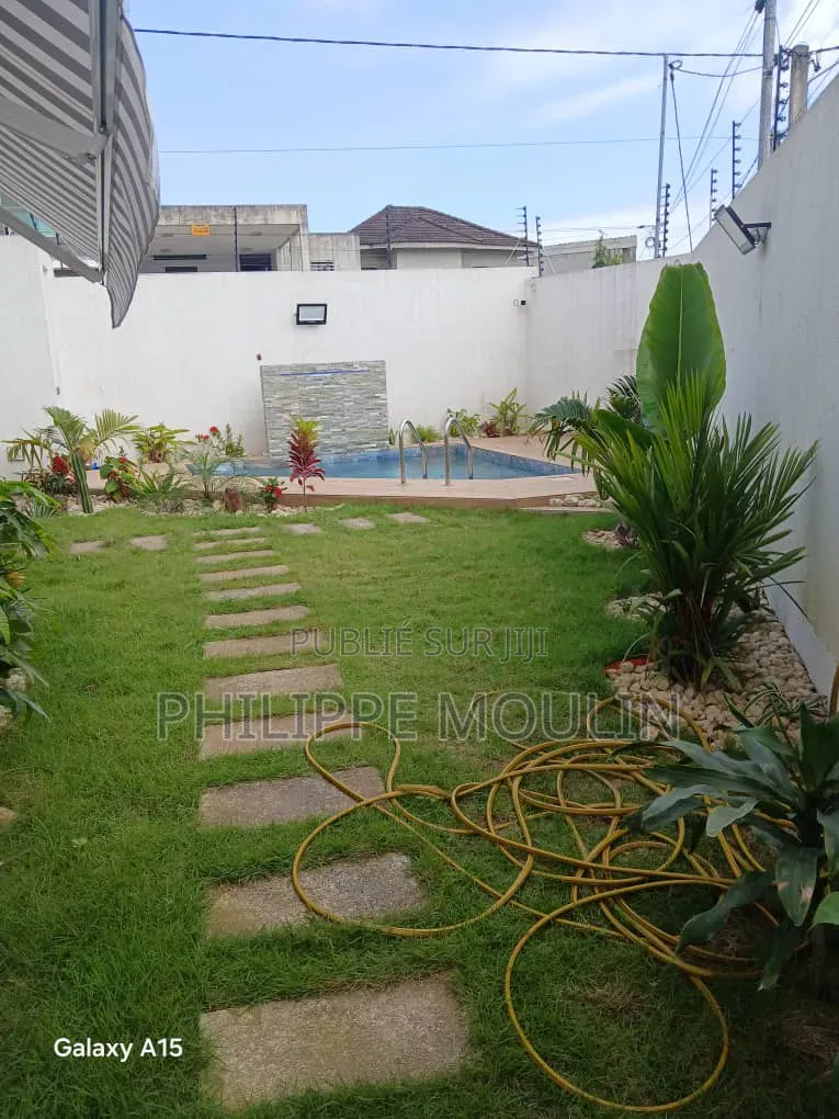 9chbre Villa dans Cocody Faya à Louer