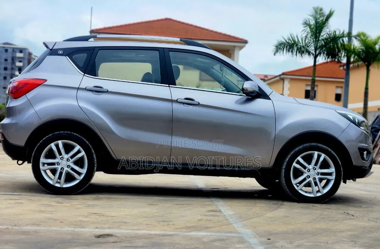 Changan CS35 2020 Gris