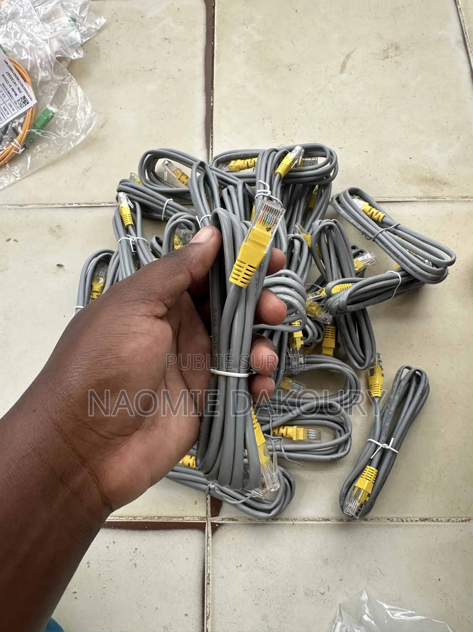 Câble Ethernet Et Fibre Optique