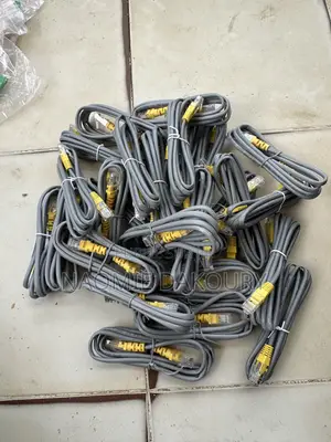 Câble Ethernet Et Fibre Optique