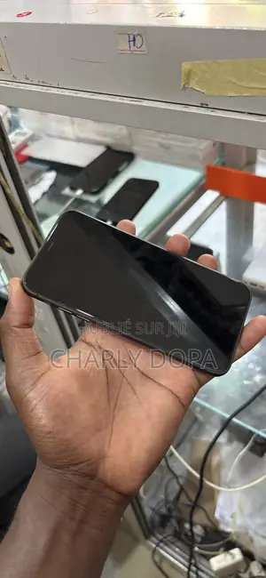 Pomme iPhone 11 64 GB Noir