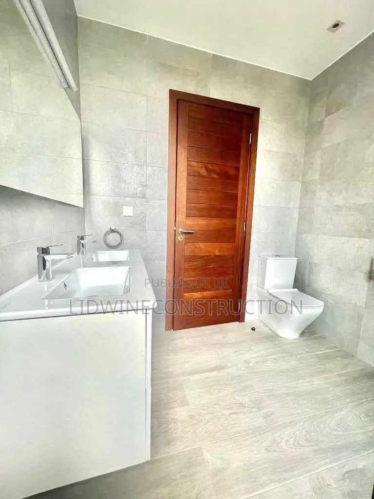 3chbre Duplex dans Cocody à Louer