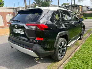 Toyota RAV4 Adventure 2021 Gris