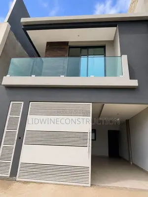 4chbre Duplex dans Grand-Bassam à Vendre