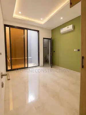 4chbre Duplex dans Grand-Bassam à Vendre