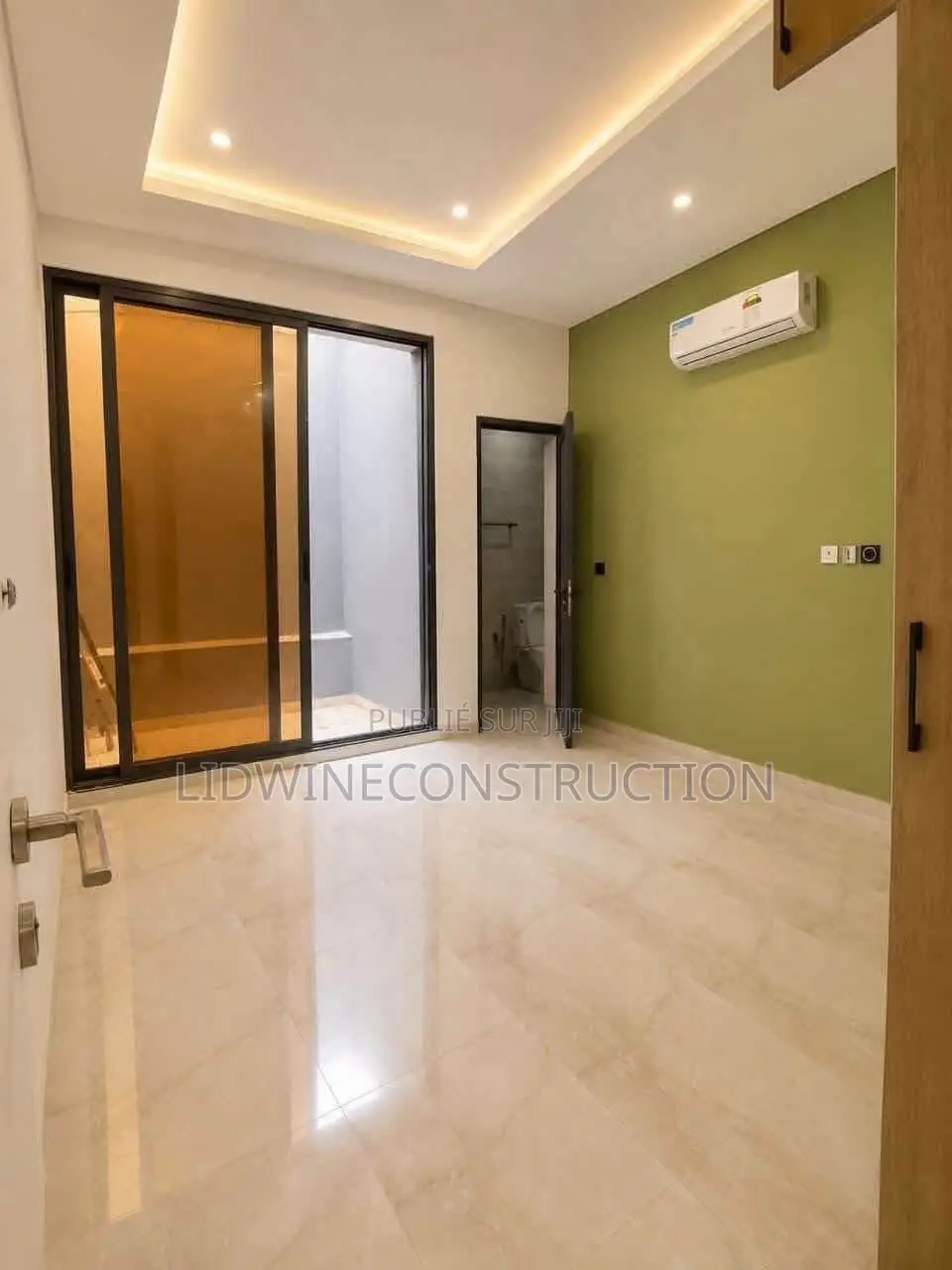 4chbre Duplex dans Grand-Bassam à Vendre