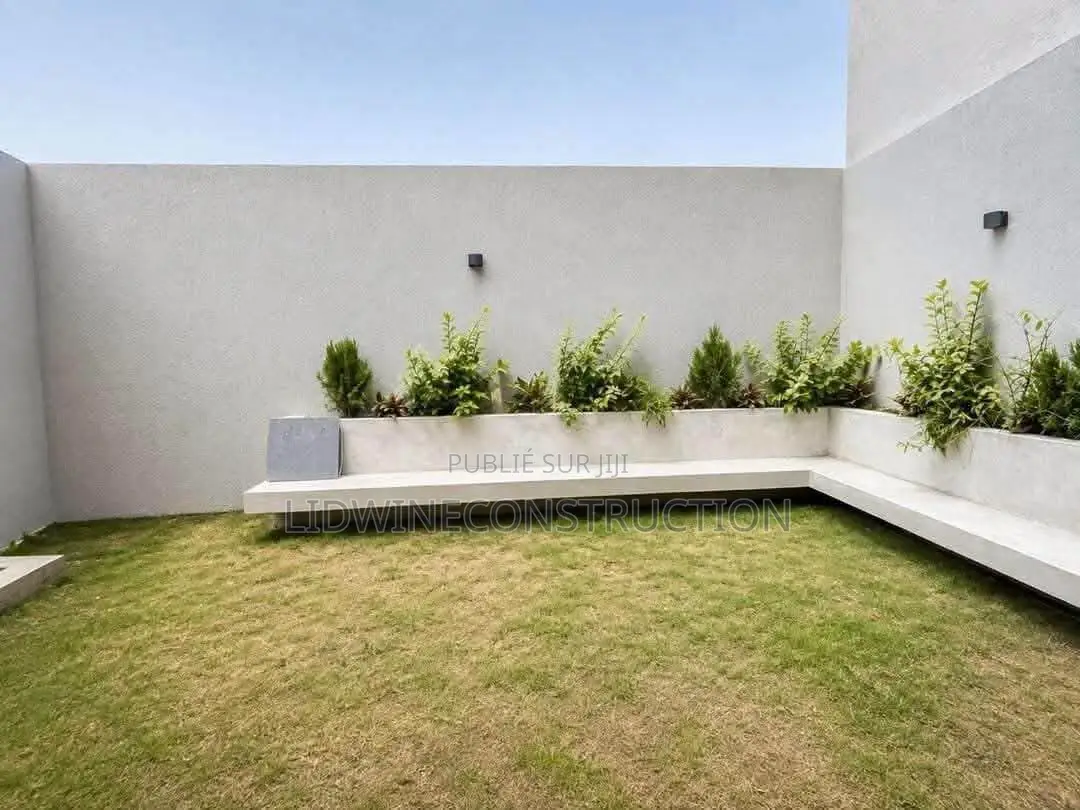 4chbre Duplex dans Grand-Bassam à Vendre