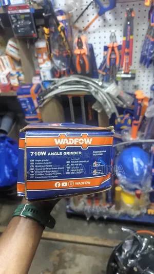 Meule Angulaires À Fil De 750w