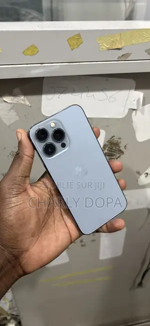 Pomme iPhone 13 Pro 128 GB Bleu