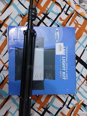 Kit d'Éclairage LED Professionnel RL-1200 Avec Trépied
