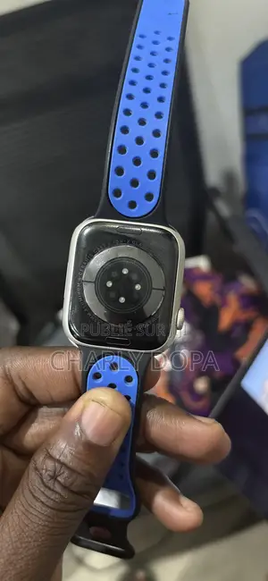 Apple Watch Série 7 45MM Aluminium 45MM