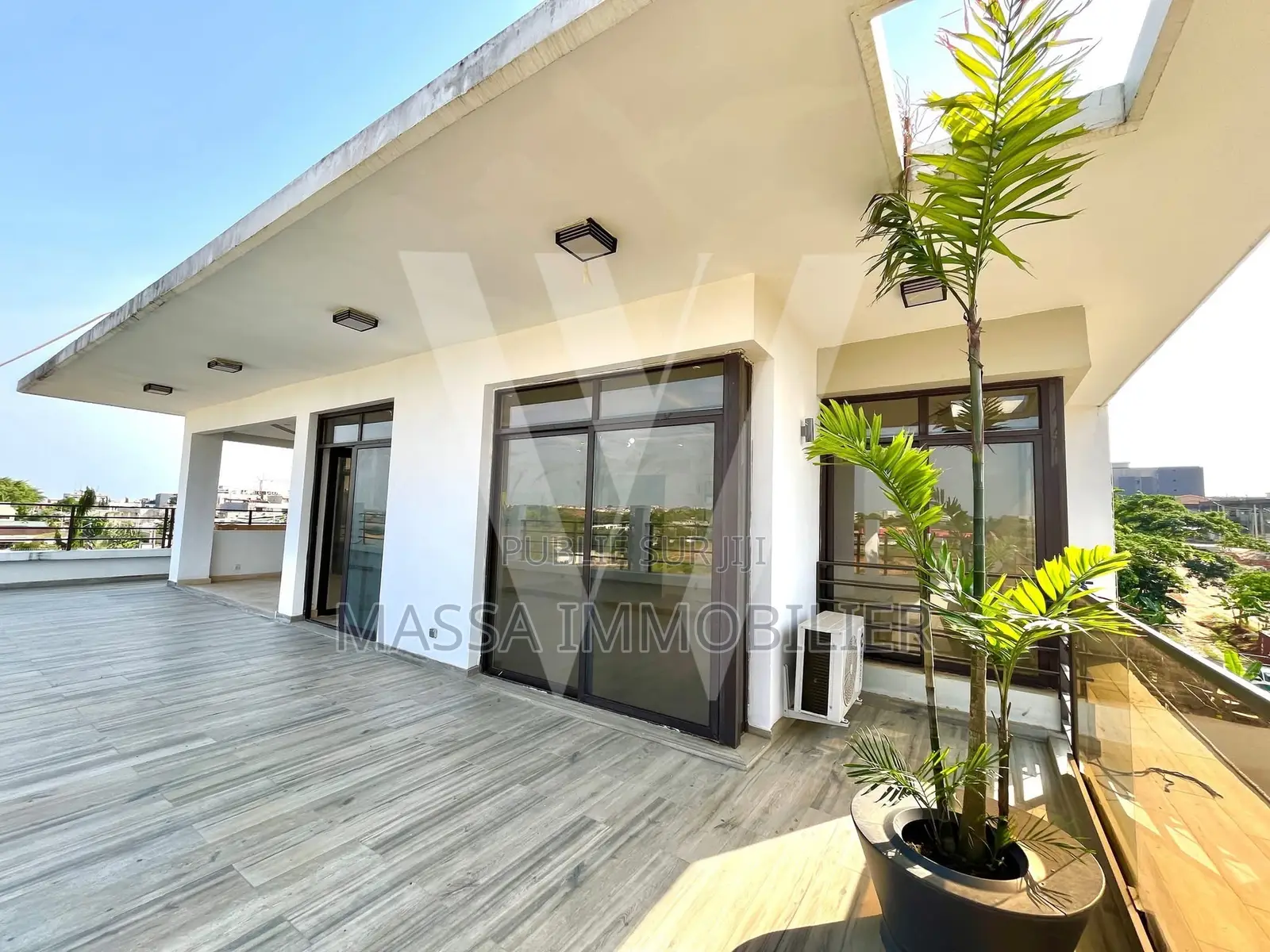 3chbre Appartement dans Massa Immobilier, Cocody à Louer