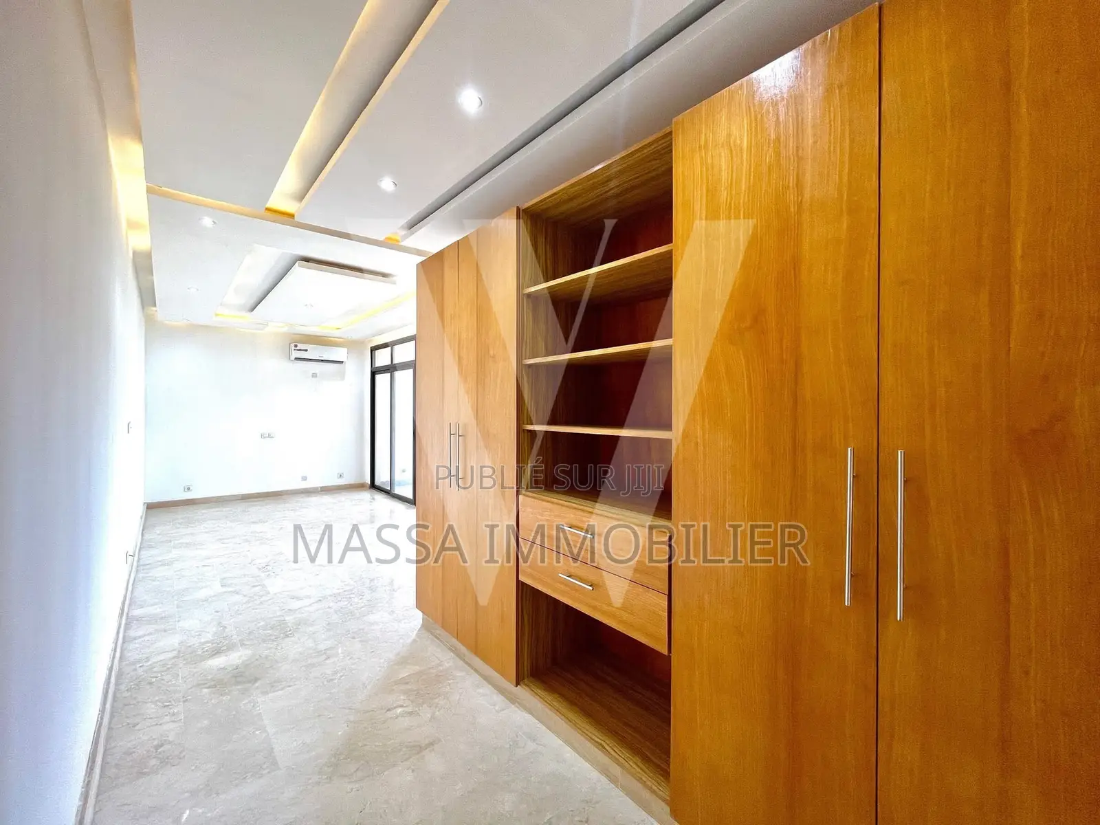 3chbre Appartement dans Massa Immobilier, Cocody à Louer