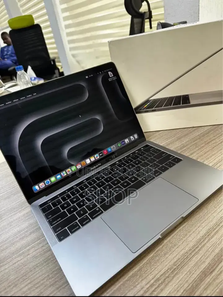 Nouveau Metabox Prime-X P775TM-G 256GB Apple M1 Max HDD 6T