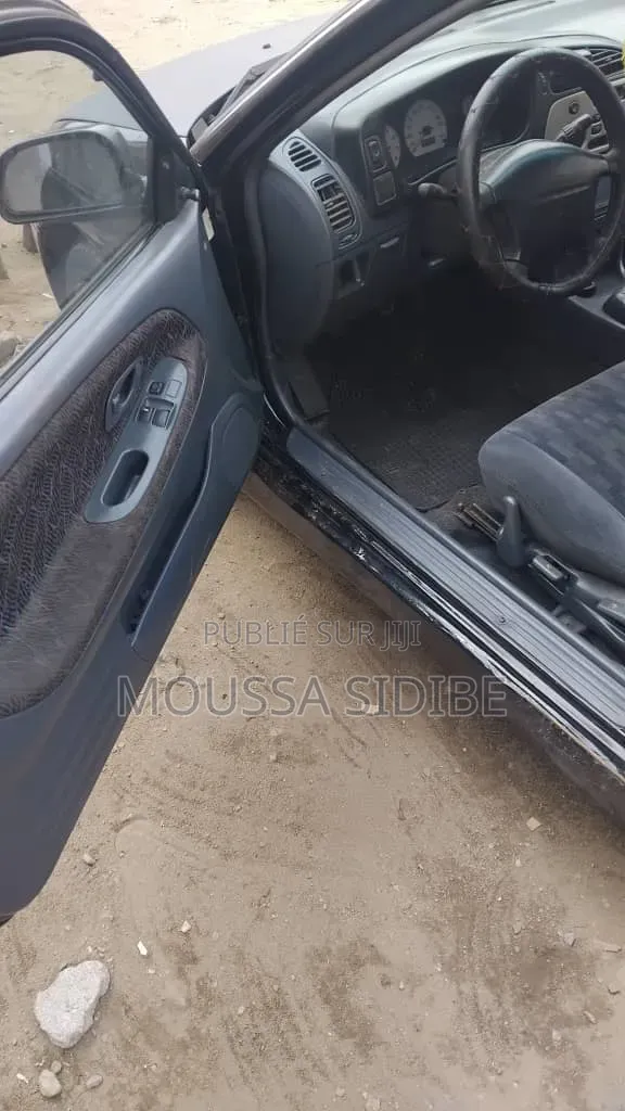 Mitsubishi Colt 2004 Noir