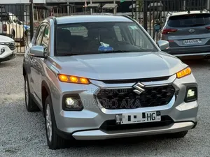 Suzuki Grand Vitara 2024 Gris