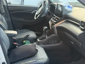 Suzuki Grand Vitara 2024 Gris