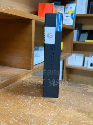 Nouveau Motorola Razr 60 Ultra 512 GB Vert
