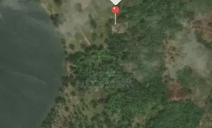 En Vente Terrain 633m2 Avec Acd Sur Terre Ferme Bordure Lac Brakré
