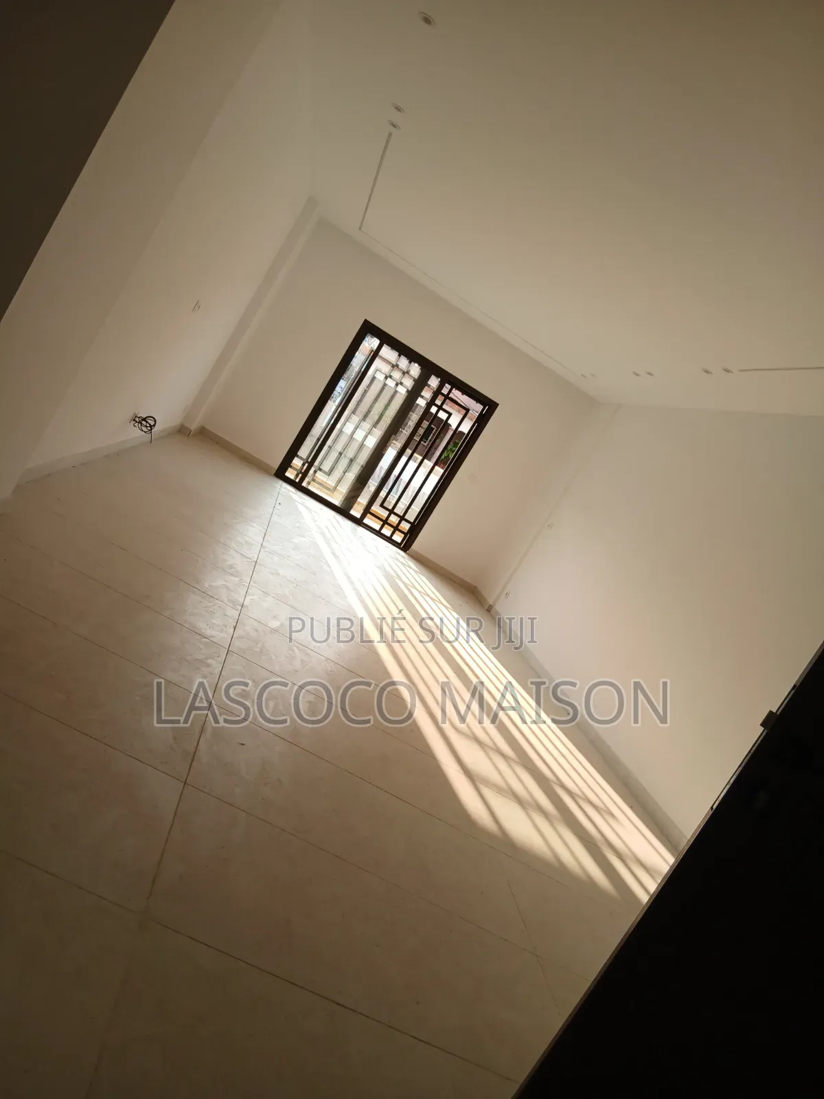 3chbre Appartement dans Lascoco Maison, Cocody à Louer