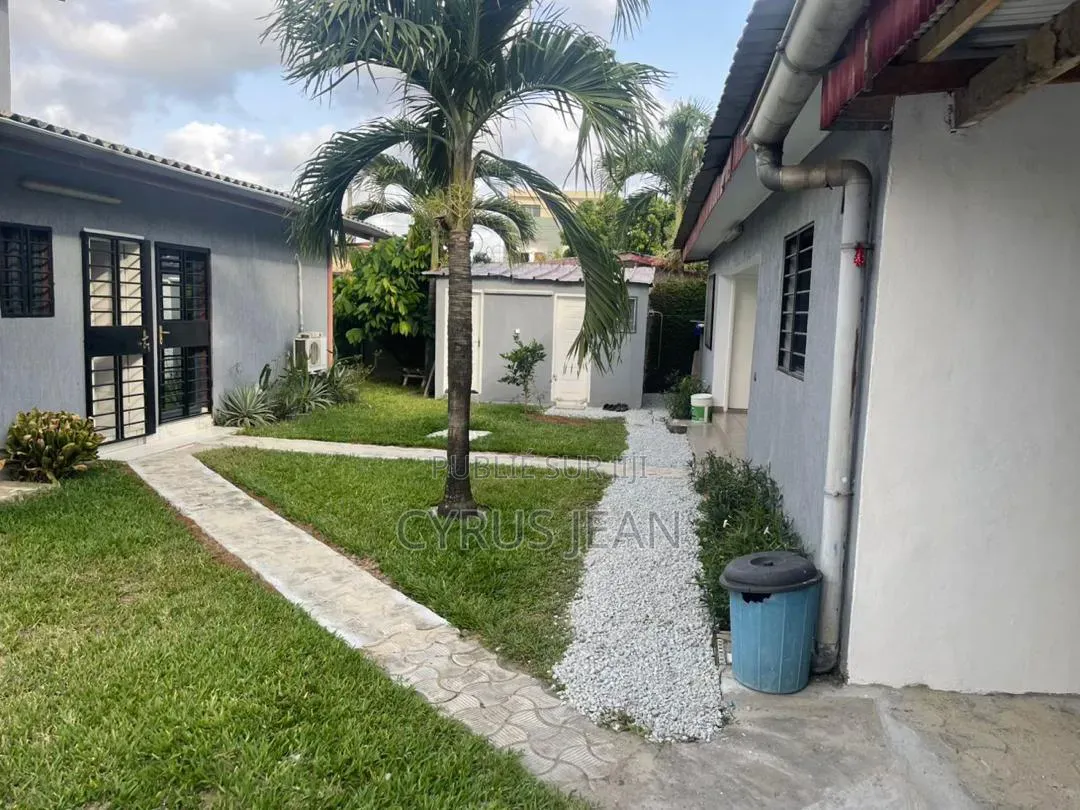 4chbre Villa dans Mona Immobilier, Cocody à Louer
