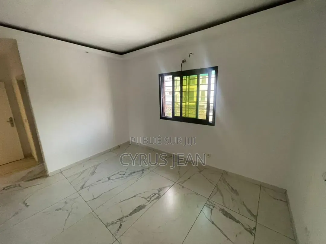 4chbre Villa dans Mona Immobilier, Cocody à Louer