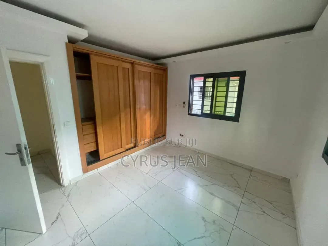 4chbre Villa dans Mona Immobilier, Cocody à Louer