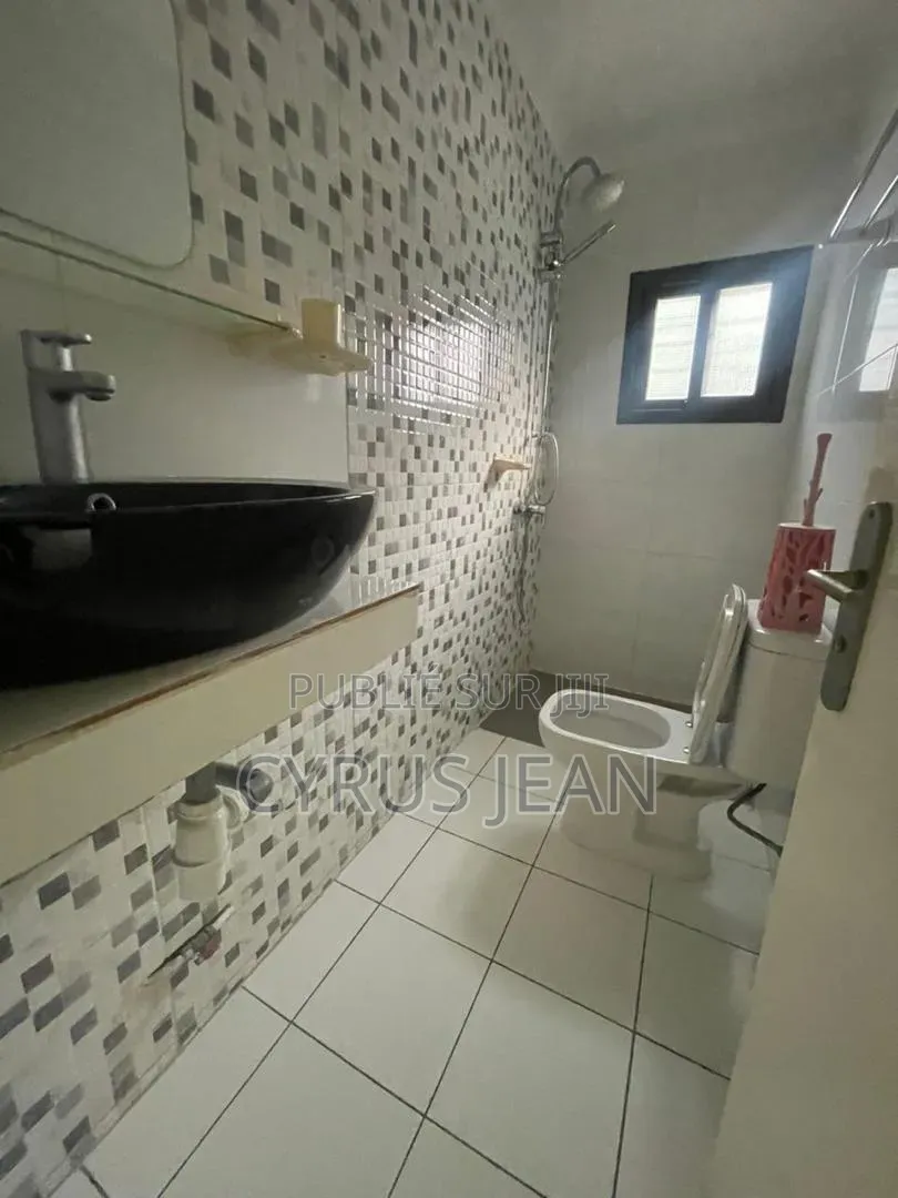 4chbre Villa dans Mona Immobilier, Cocody à Louer