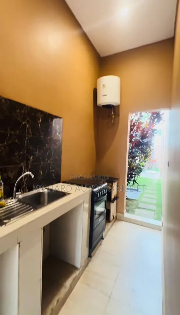Meublé 3chbre Maison dans 2 Maisons Basse, Jacqueville à Vendre