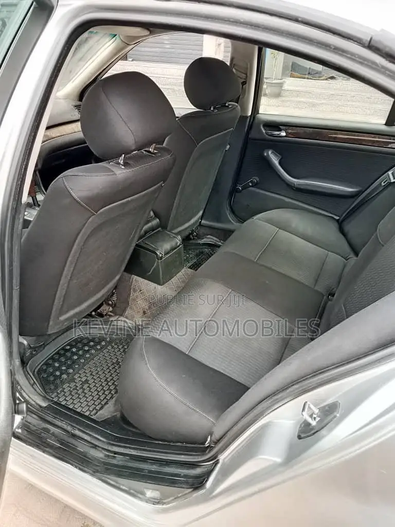 BMW 318i 2003 Gris